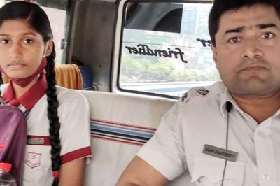 Late for Class 10 Board Exam, Cops Create ‘Green Corridor’ to Drop Howrah Student at Her Centre in Nick of Time