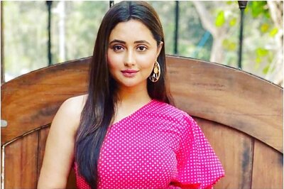 Rashami Desai Mourns Demise of Fan Who Passed Away Due to Coronavirus Complexities