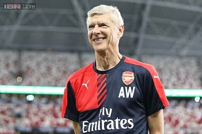 Arsene Wenger expects cohesive squad to mount title challenge