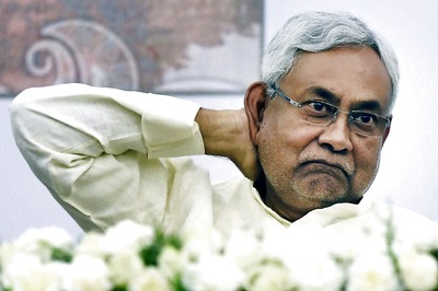 Opposition Jibe at Nitish for Accepting Rs 5 Crore Flood Aid From Gujarat
