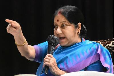 'Draupadi of Rampur Being Disrobed': Sushma Swaraj Asks Mulayam to End Silence on Azam Khan Remark