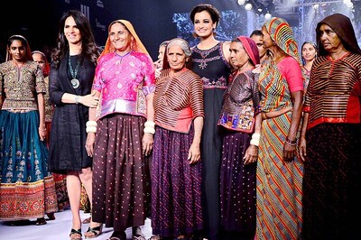 Anita Dongre pays tribute to Indian handloom with Gujarati craftswomen as showstoppers