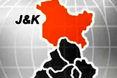 Terrorists kill two policemen in Kashmir