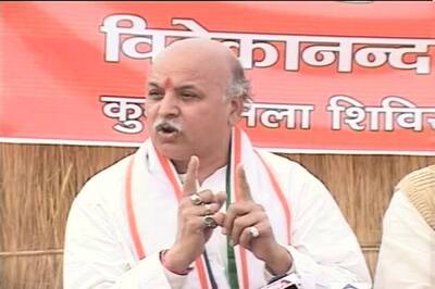 Togadia tells state govt to create opportunities for majority community