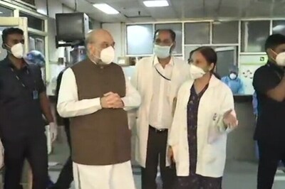 Amit Shah Pays Surprise Visit to Delhi's LNJP Hospital, Orders CCTV in Covid-19 Wards of All Designated Hospitals