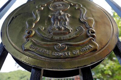 SC Imposes Interim Stay on Proceedings Against Govt Official Over Rape of Minor