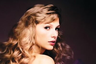 Taylor Swift Accidentally Swallows Bug During Her Performance In Chicago