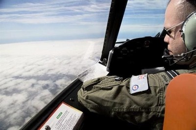 Search for lost Malaysian jet shifts significantly after new lead