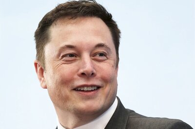 Elon Musk's Next Goal: To Make Tesla Roadster Fly With 10 SpaceX Rocket Thrusters