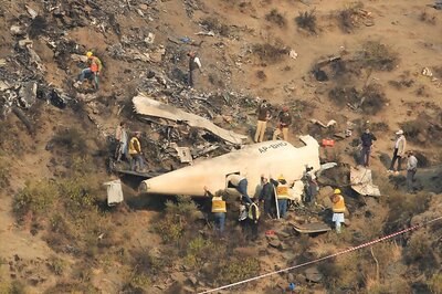 2 Killed in Small-Plane Crash in Pakistan