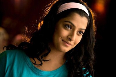 Varalaxmi Sarathkumar to star in Kannada remake of 'Mirchi'