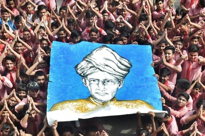 How to Celebrate Teachers' Day 2023 at School? Here are 8 Enjoyable and Fun Ideas