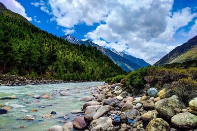 HP: Manali, Kufri, Dalhousie and Solan Reel under Sub-zero Temperatures on New Year's Eve