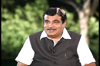 Nitin Gadkari Urges Automakers To Find Solutions For Public Transport and Alternative Fuel