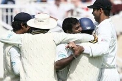 Murali spins Sri Lanka to victory