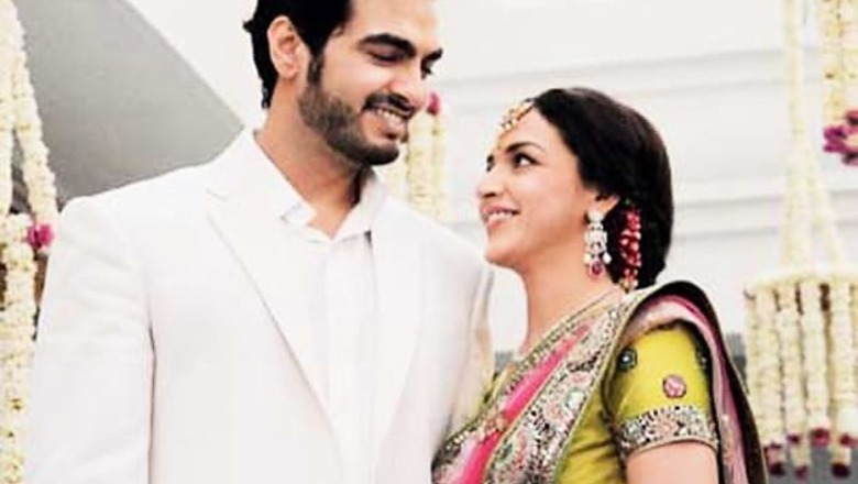 Sonia Gandhi invites Esha Deol, Bharat to dinner
