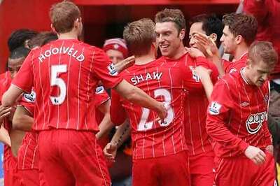 Southampton say under no pressure to sell best players