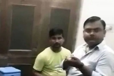 Mob Attempts to 'Set Journalists on Fire at Unauthorised Vaccine Drive' in UP, Four Arrested