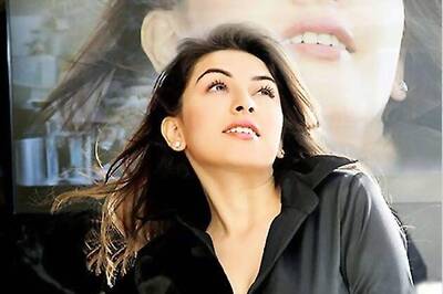 Hansika robbed at the sets of 'Settai'