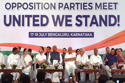 Amid Nitish's Blow to INDIA Bloc, Congress in Damage Control Mode; Reaches Out to SP, TMC