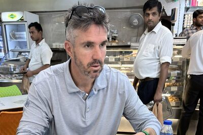 Can You Name This Virat Kohli's Favourite 'Delhi Delicacy' Kevin Pietersen is Munching On?