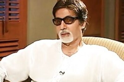 Big B admits Shatrughan is 'senior', prefers to keep mum
