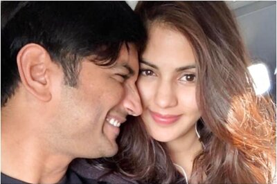 Rhea Chakraborty Uploads This Selfie with Sushant Singh Rajput as Her WhatsApp DP