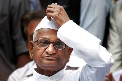 Cash transfer would help Cong cadre, not the poor: Anna