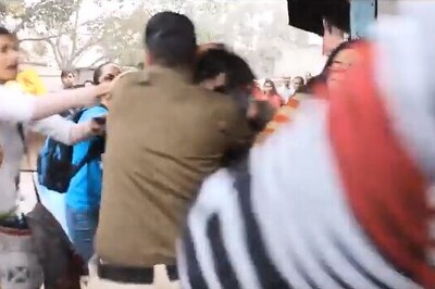 Watch: Delhi Police beats up protesting students mercilessly