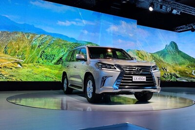 Here's Why the Range Rover Autobiography Blows the Lexus LX 450d Out of the Water