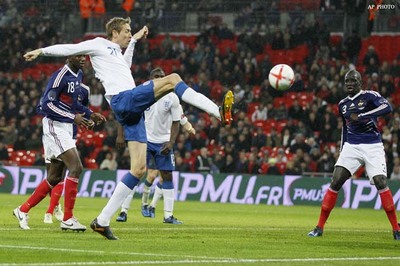 Benzema scores as France beat England