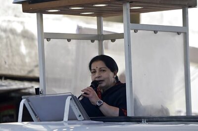 Jayalalithaa's legal troubles far from over, DMK decides to move SC against her acquittal in graft case