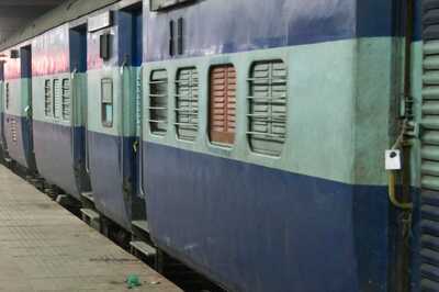 Indian Railways Introduces Hindi Support on UTS Mobile App; Check Benefits of the Unreserved Ticket Booking System