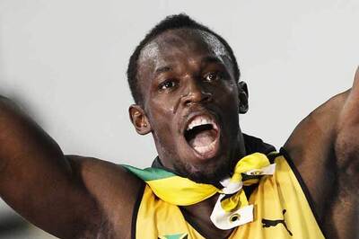 Usain Bolt eases into men's 200m Olympic final