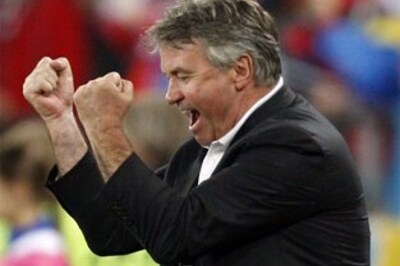 Chelsea aren't a team, says Guus Hiddink
