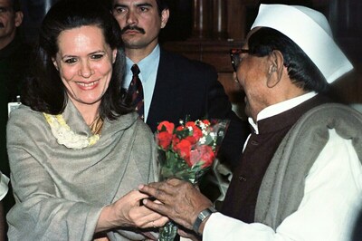 Congress’s Internal Power Tussle in the Past and How Indira, Sonia Pulled Off Bloodless Coups Each Time