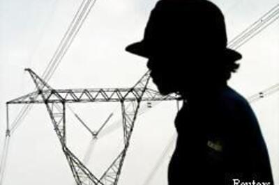 'Man-bras' and 'Manscara', men adopt ladies fashion