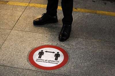 Don't Have Face Mask While Travelling? Now, You Can Buy One at 3 Stations of Noida Metro and Support a Cause