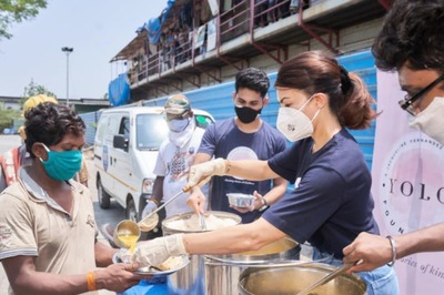 Jacqueline Fernandez Feeds Underprivileged Amid Covid-19 Crisis