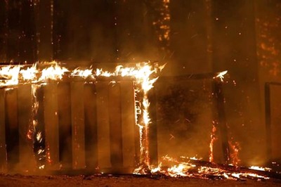 Major Fire Breaks Out at Plastic Godown in Kolkata, 15 Fire Tenders Rush to Spot