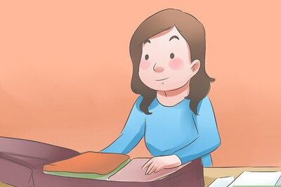 How to Prepare to Look Hot at a Pool Party