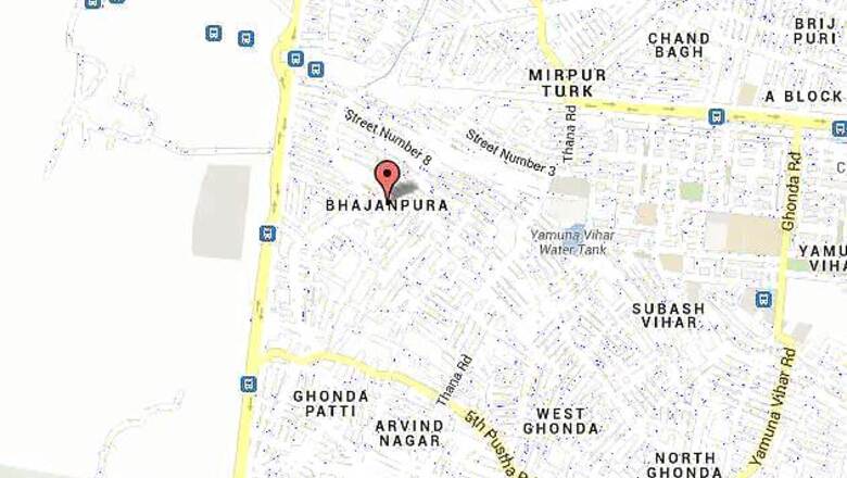 Delhi: Unidentified men rape married woman, AAP members stage protest