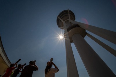 Lunar Eclipse 2023: How to Photograph Chandra Grahan?