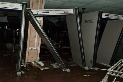 3 Dead, 25 Injured Due to Thunderstorm in Agra, Taj Mahal's Marble Railing Damaged