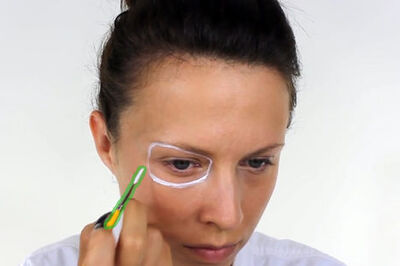 How to Face Paint a Skull