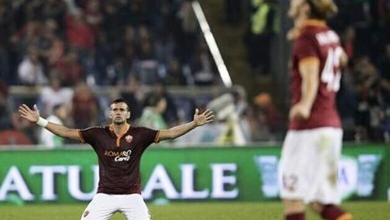 Roma set record with 10th straight Serie A win