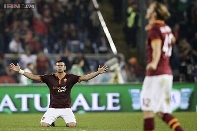 Roma set record with 10th straight Serie A win