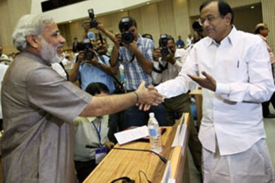 Centre seeks states' help in tackling Naxalites