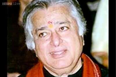 Veteran actor Shashi Kapoor hospitalised; diagnosed with chest infection
