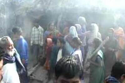  Five killed in clash at West Bengal village